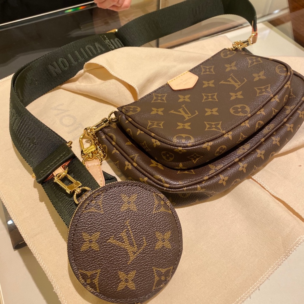 SOLD OUT Louis Vuitton Multi Pouchette
